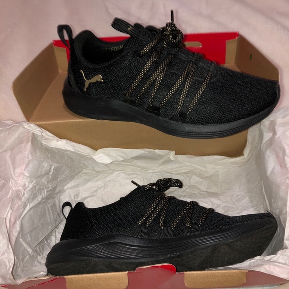 puma black and gold running shoes